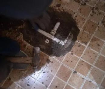 西乌珠穆沁卫生间漏水维修公司为您分享下卫生间渗水如何处理及注意事项